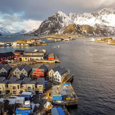 Vaeret - Your Lofoten Basecamp Хеннингсвер Экстерьер фото